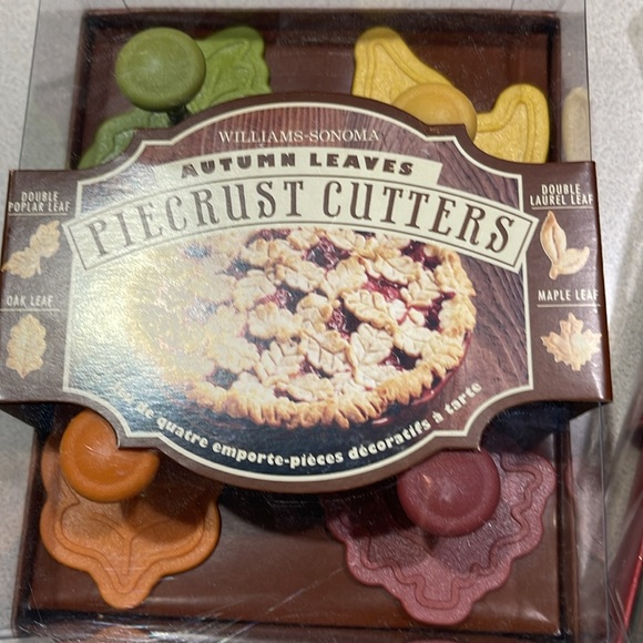 Williams Sonoma Pie Crust Cutters new in packaging - Picture 2 of 3